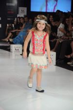 Kids walk the ramp for Kidology Show at Kids Fashion Week day 3 on 19th Jan 2012 (59).JPG